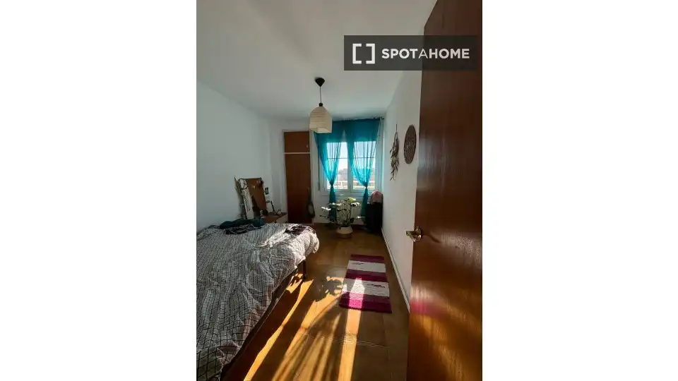 Bedroom of Flat for share in Pineda de Mar  with Air Conditioner, Heating and Furnished