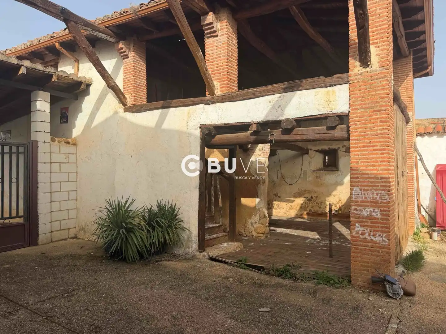 Vista exterior de Casa o xalet en venda en Valdefresno amb Calefacció i Terrassa