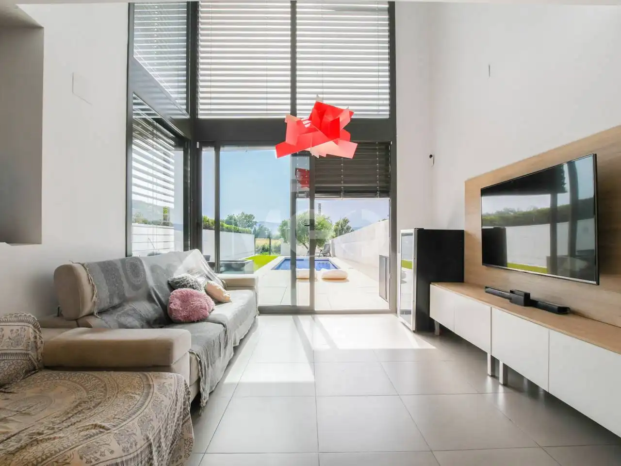 Sala d'estar de Casa o xalet en venda en Santa Eugènia de Berga amb Calefacció, Jardí privat i Piscina