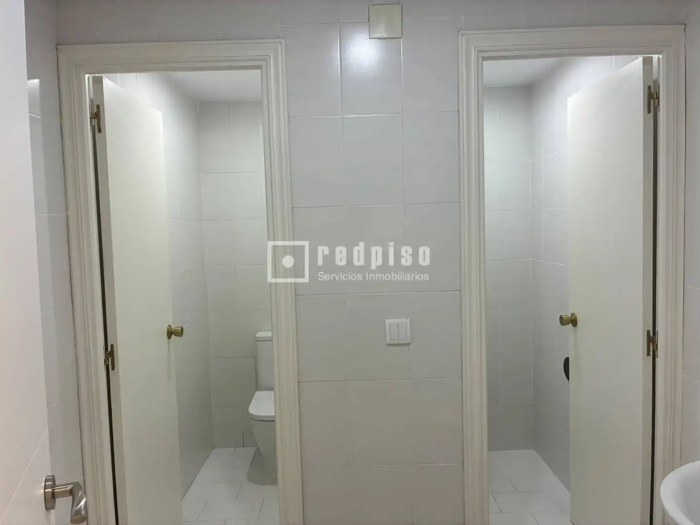 Badezimmer von Büro zur Miete in Valladolid mit Klimaanlage, Heizung und Terrasse