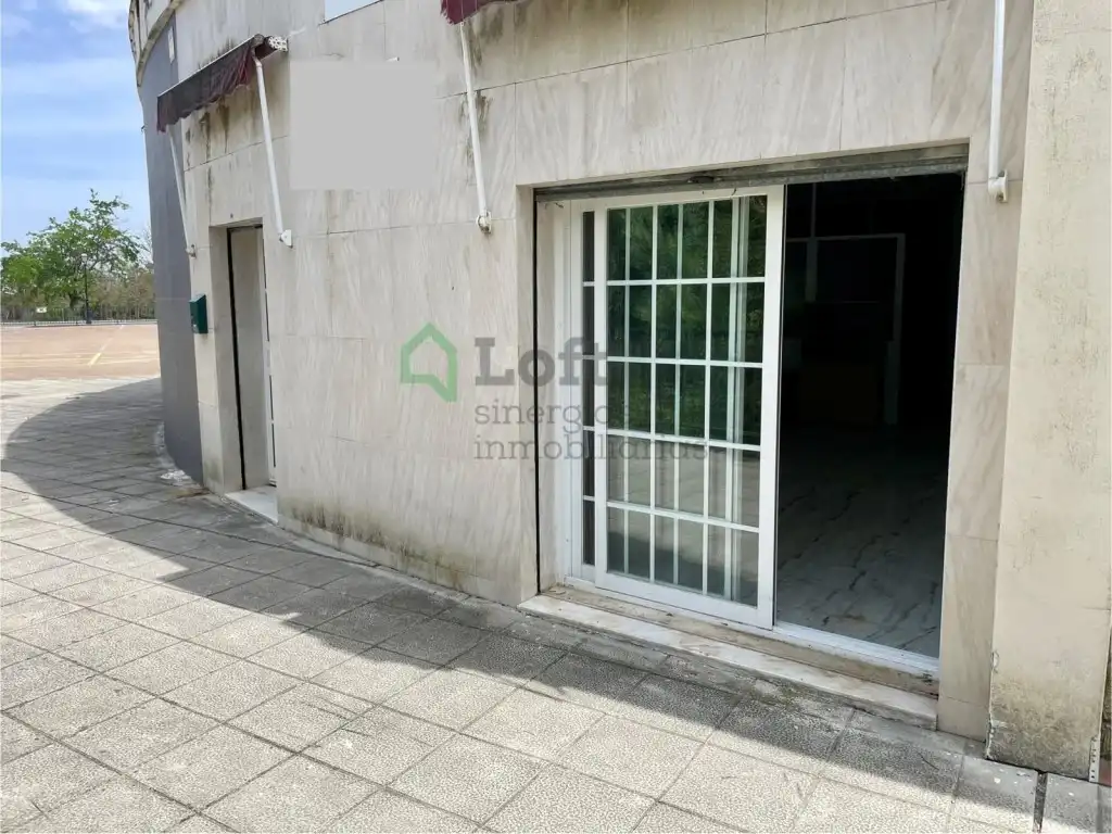 Exterior view of Commercial properties for rent in Badajoz  with Air Conditioner