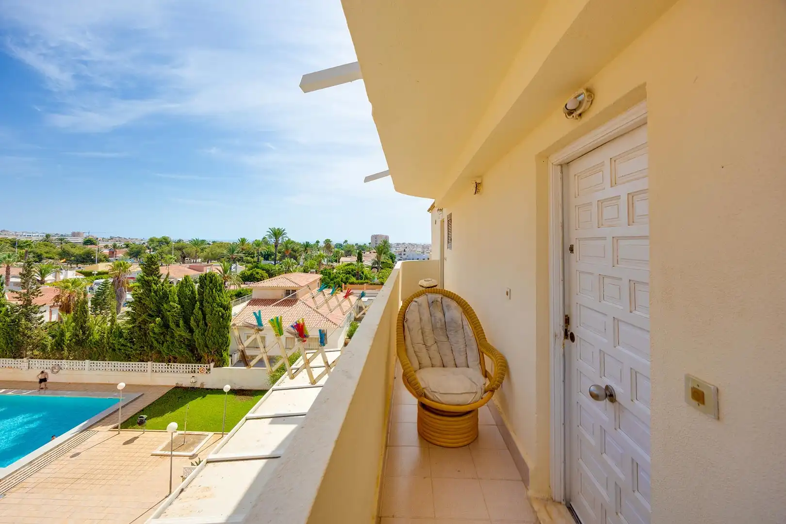 Balcony of Apartments for sale in Torrevieja  with Air Conditioner, Balcony and Community pool