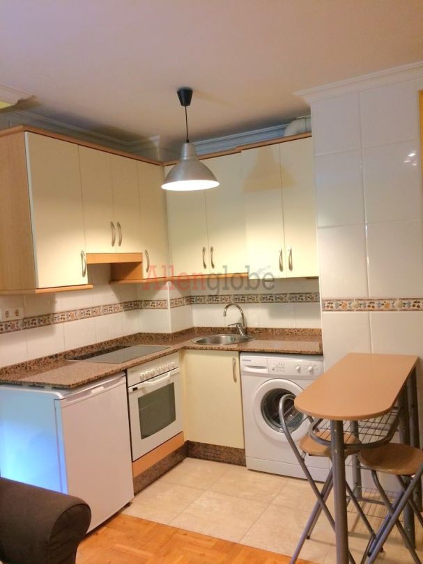 Cocina de Apartamento en venta en Oviedo  con Calefacción y Trastero