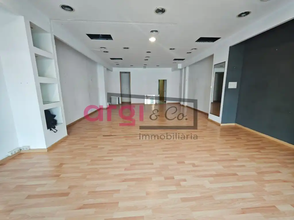 Local comercial en alquiler en La Roureda, imagen 2