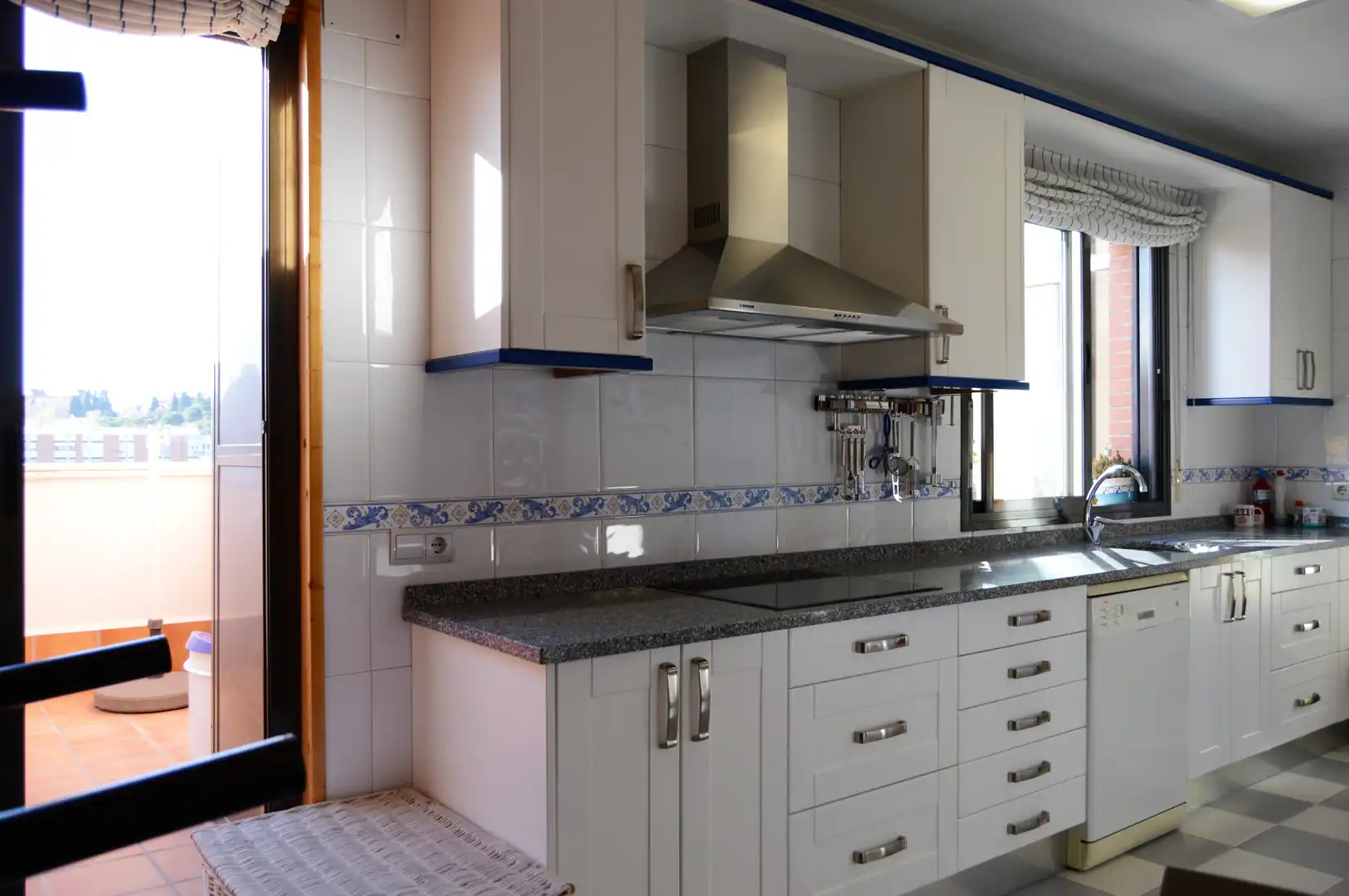 Kitchen of Attic for rent in Madrid  with Air Conditioner, Heating and Parquet flooring