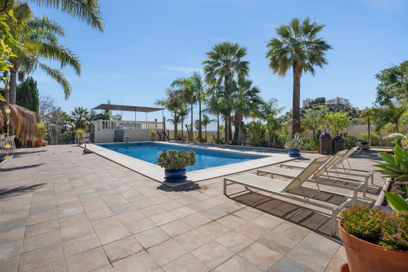 Schwimmbecken von Gebäude zum Verkauf in Benalmádena