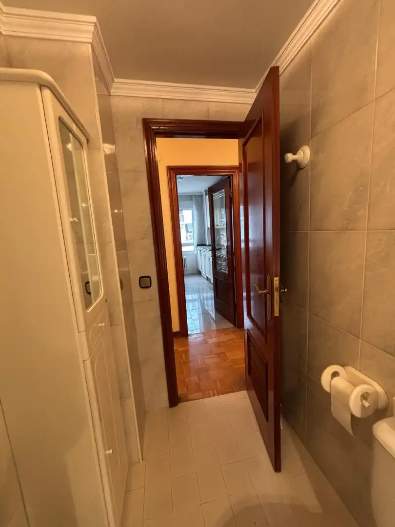 Piso de alquiler en  Pamplona / Iruña con Calefacción, Parquet y Amueblado