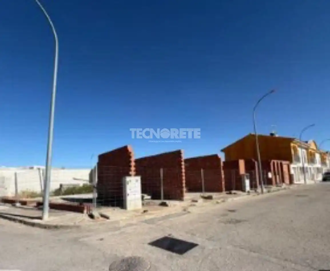 Casa pareada en venta en Noblejas