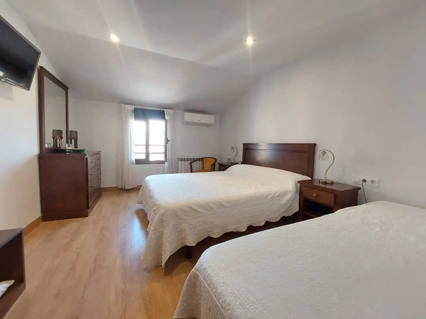 Habitación de Casa adosada en venta en Milagro con Aire acondicionado, Calefacción y Amueblado