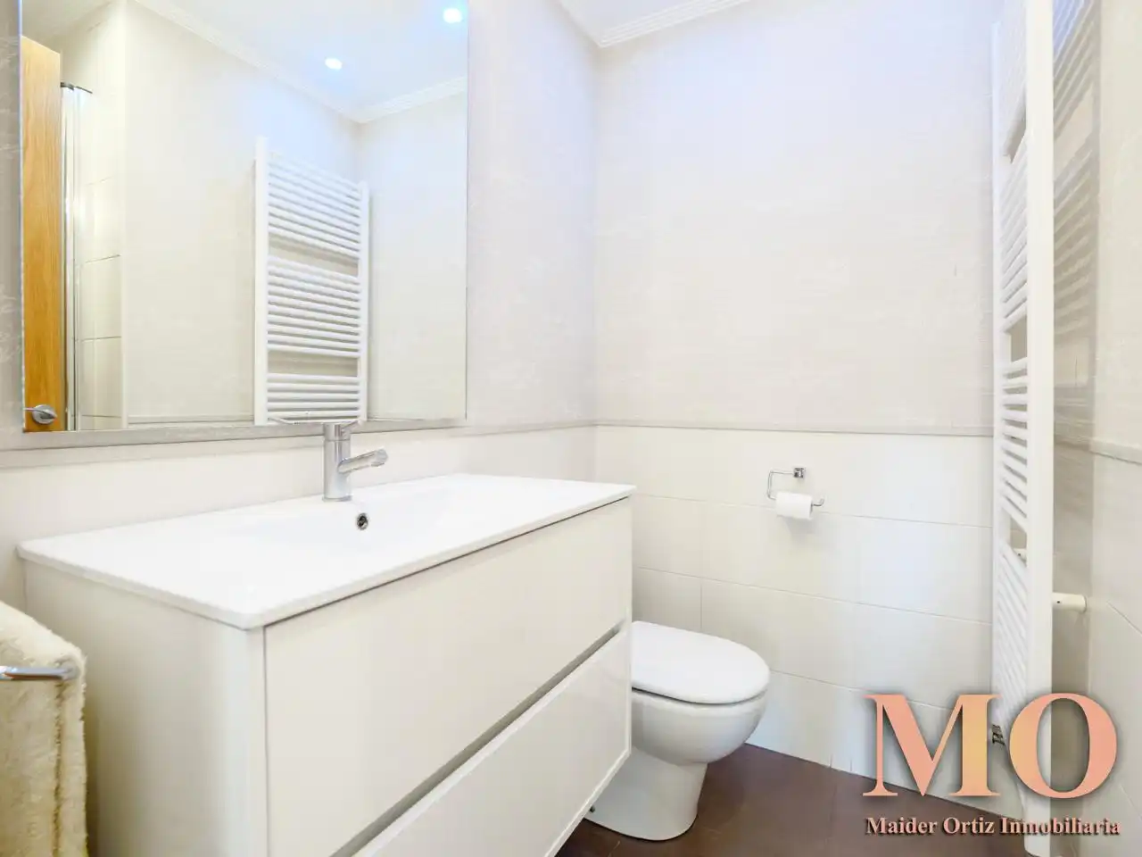 Badezimmer von Wohnung zum Verkauf in Bergara mit Heizung, Terrasse und Abstellraum