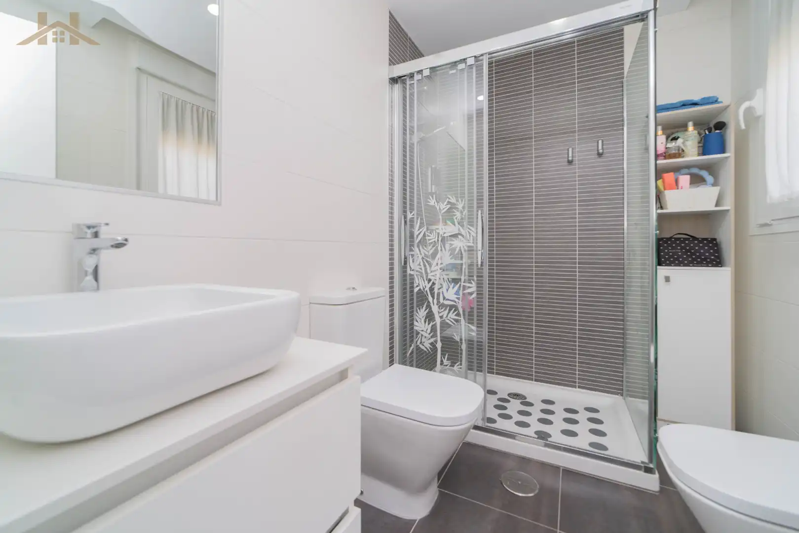 Bathroom of Detached homes for sale in Villaviciosa de Odón  with Air Conditioner, Heating and Private garden