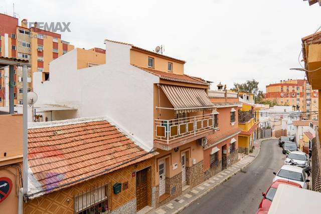 Casa-chalet en Venta en Calle Calle Manuel Laguna en Mangas Verdes - Las Flores - Parque del Sur