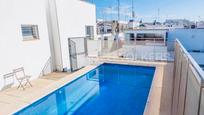 Swimming pool of Apartment for sale in  Sevilla Capital  with Air Conditioner, Terrace and Swimming Pool