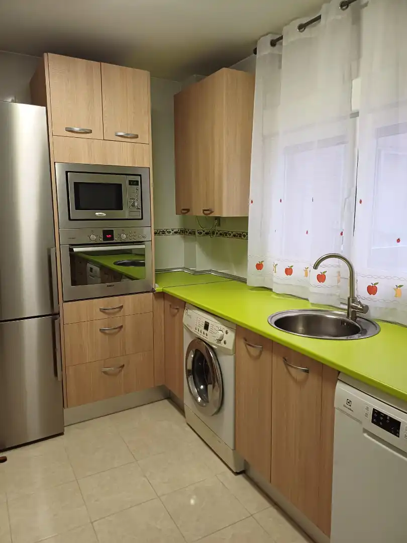 Cocina de Piso en venta en Valladolid con Calefacción, Parquet y Amueblado