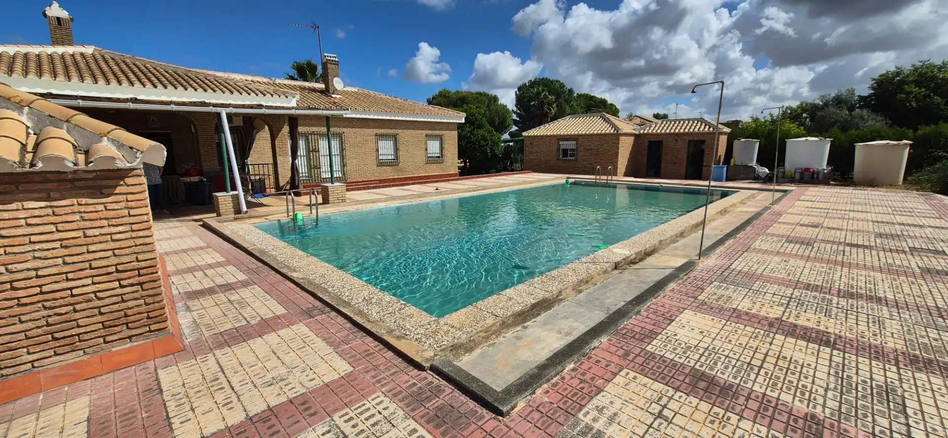 Piscina de Casa o chalet en venta en Carmona con Aire acondicionado, Calefacción y Jardín privado