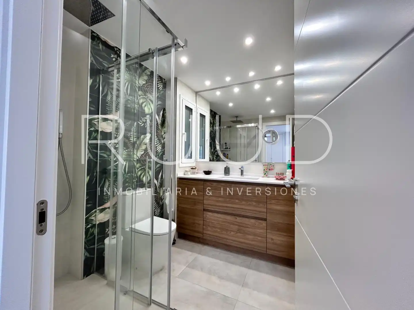 Baño de Piso de alquiler en Barcelona con Aire acondicionado, Calefacción y Parquet