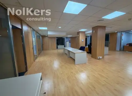 Oficina en venta en Barcelona con Aire acondicionado, Calefacción y Amueblado