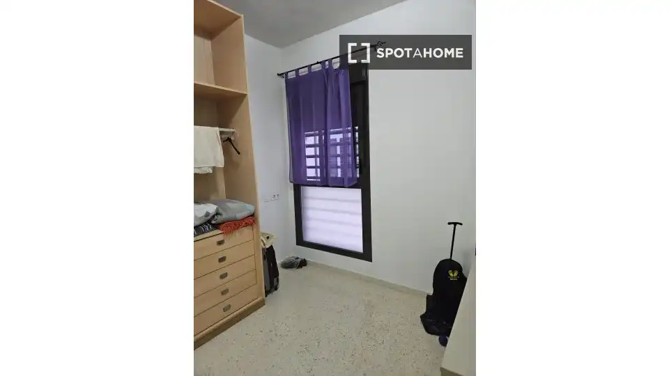 Habitación de Piso de alquiler en Sevilla con Aire acondicionado, Calefacción y Amueblado