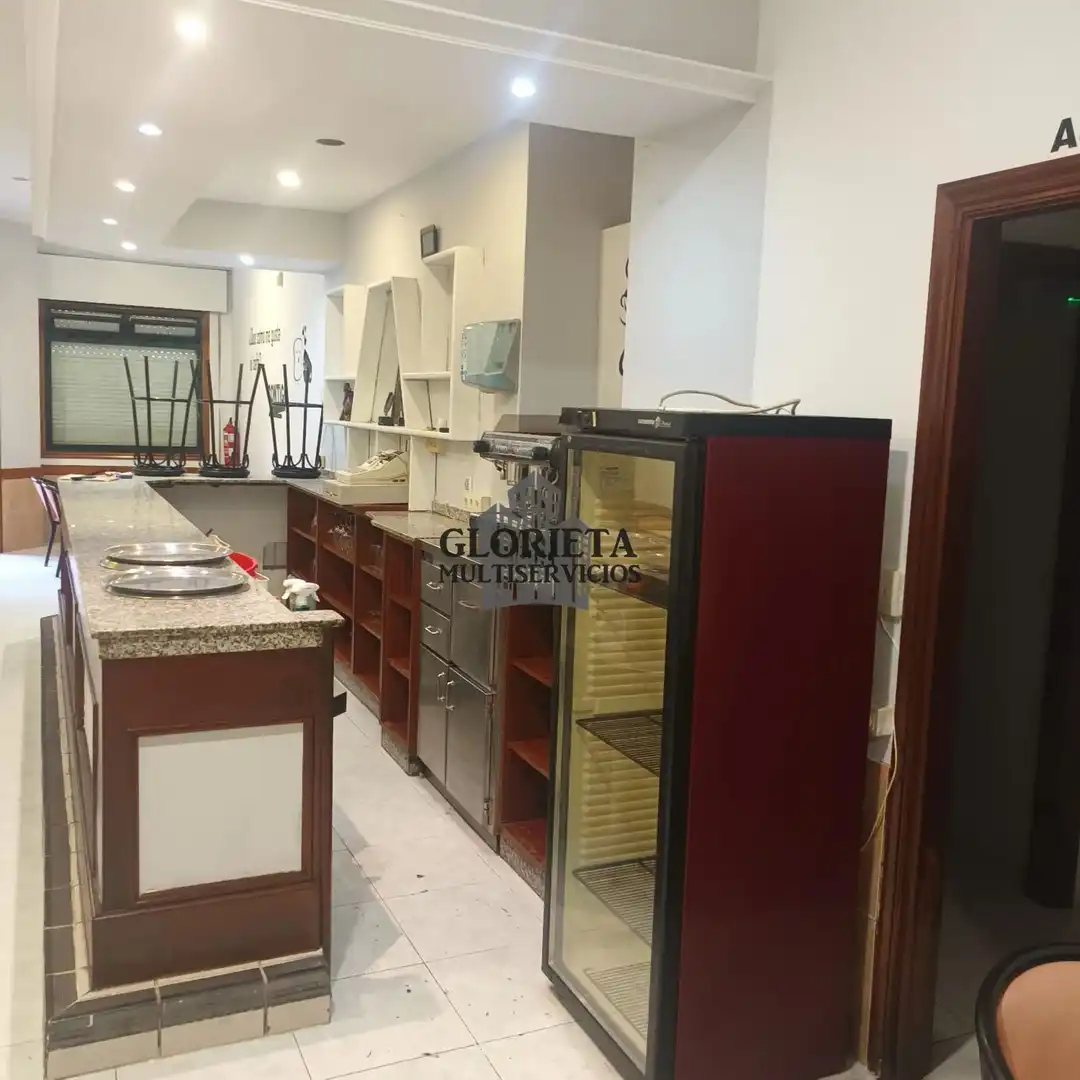 Cuina de Local en venda en Marín amb Moblat i Alarma