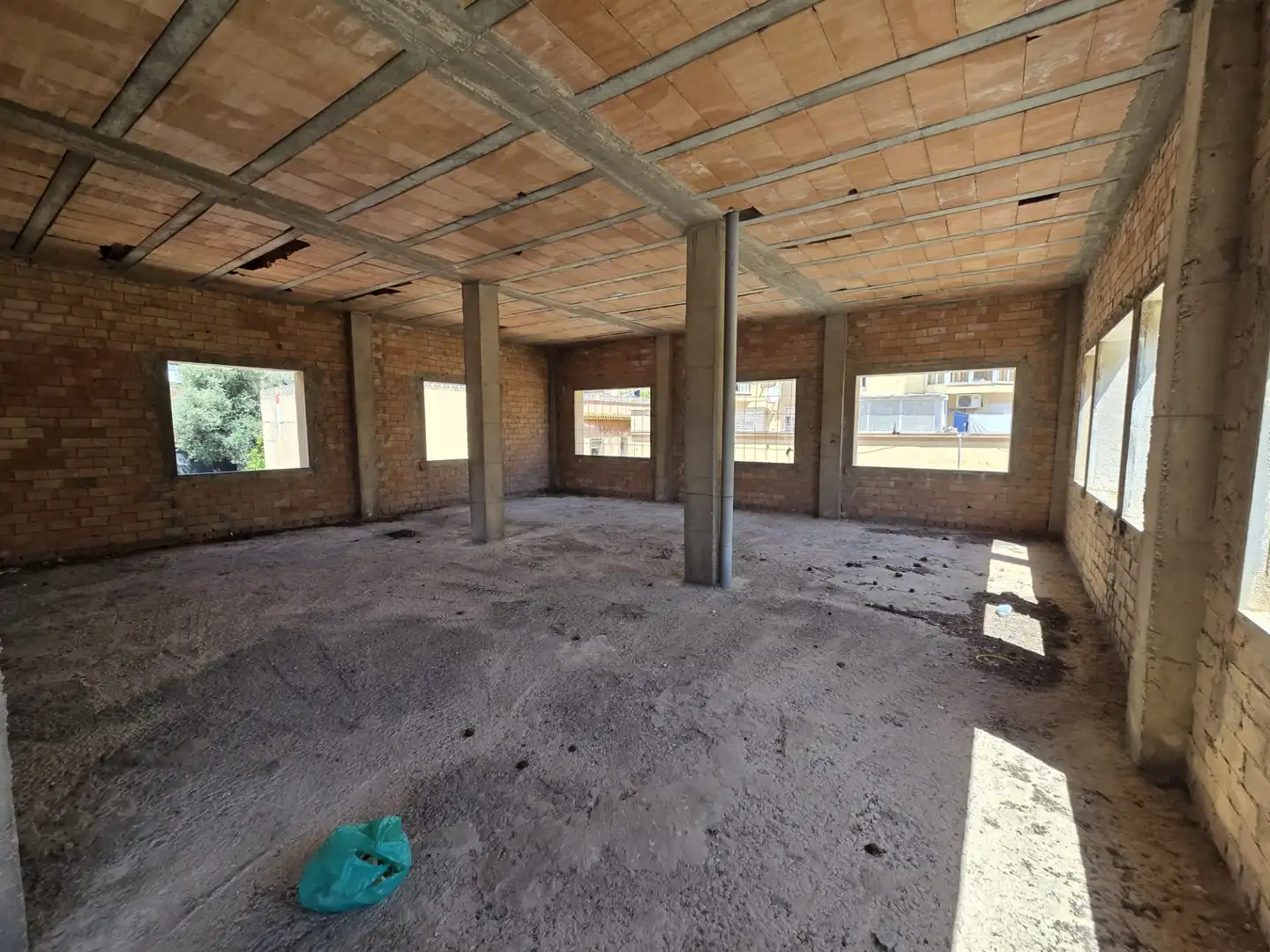 Buildings for sale in Algeciras