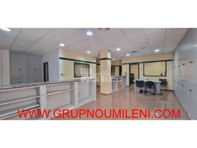 Local comercial en Alquiler en PINTOR RAFAEL SOLBES  en Camí Reial