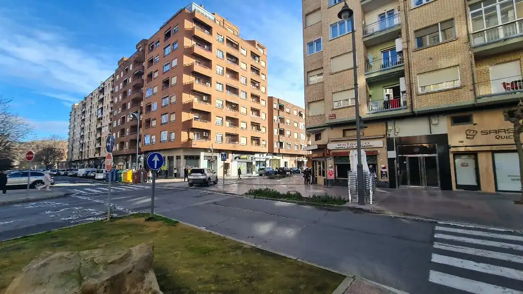 Außenansicht von Geschaftsraum zur Miete in  Logroño