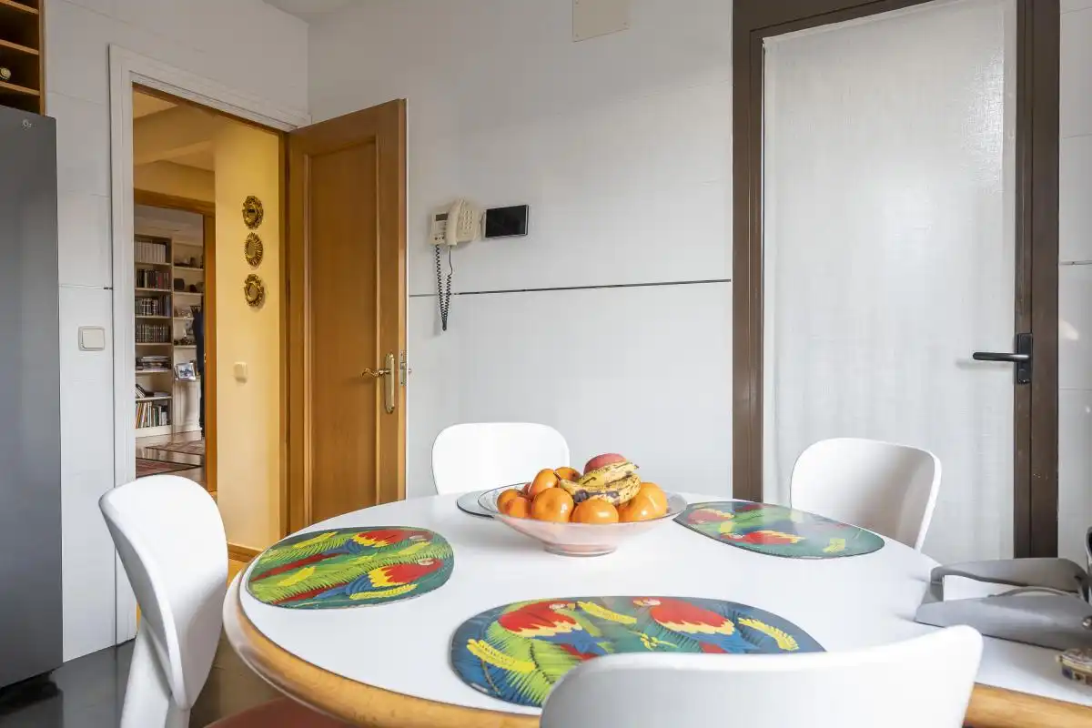 Comedor de Casa adosada en venta en Madrid con Aire acondicionado, Calefacción y Jardín privado