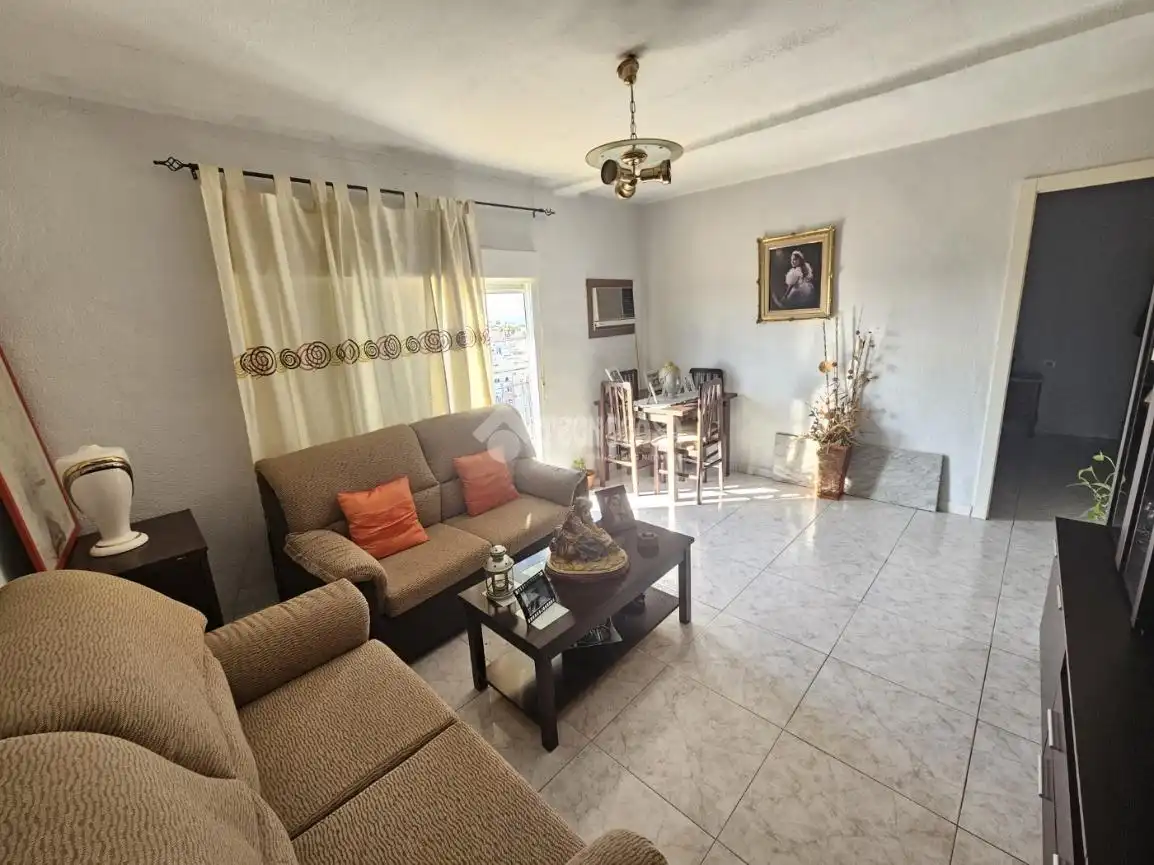 Sala d'estar de Casa adosada en venda en San Juan de Aznalfarache