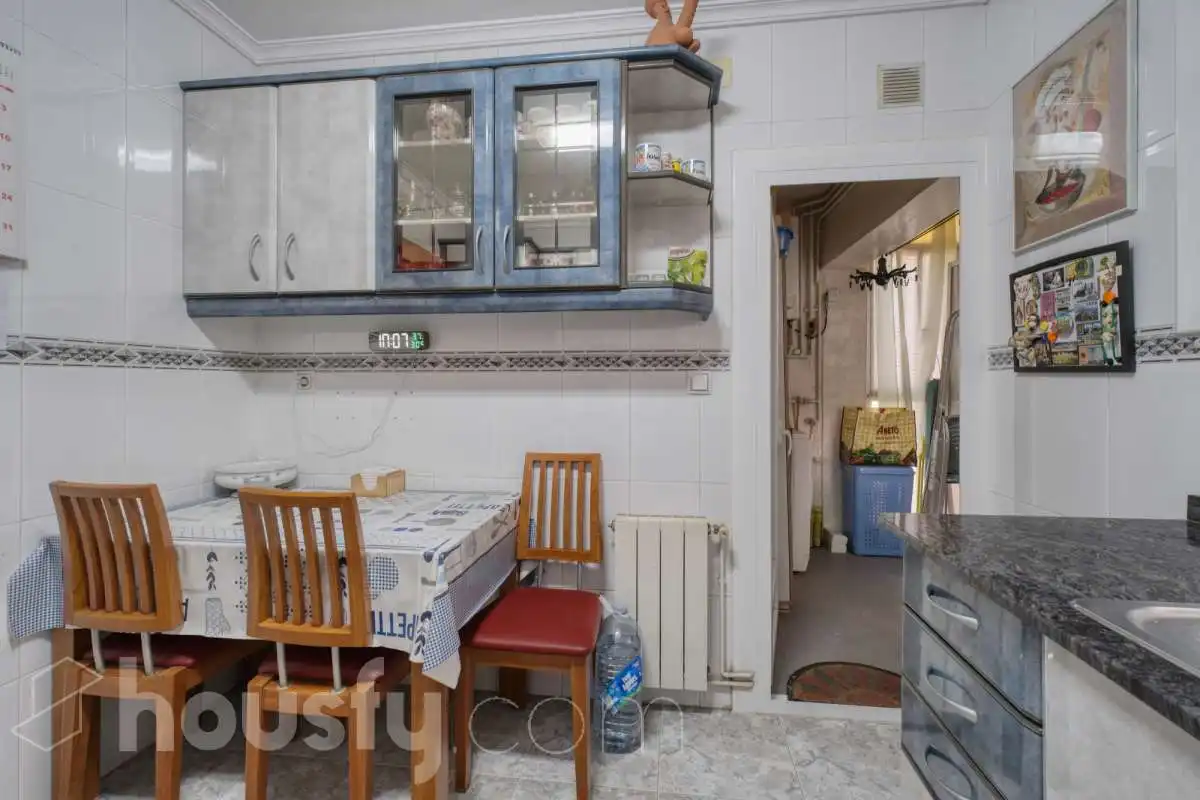 Kitchen of Flat for sale in Vilafranca del Penedès  with Air Conditioner, Heating and Storage room