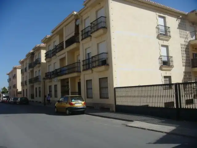 Bajo con ascensor en venta en Calle Menorca 1