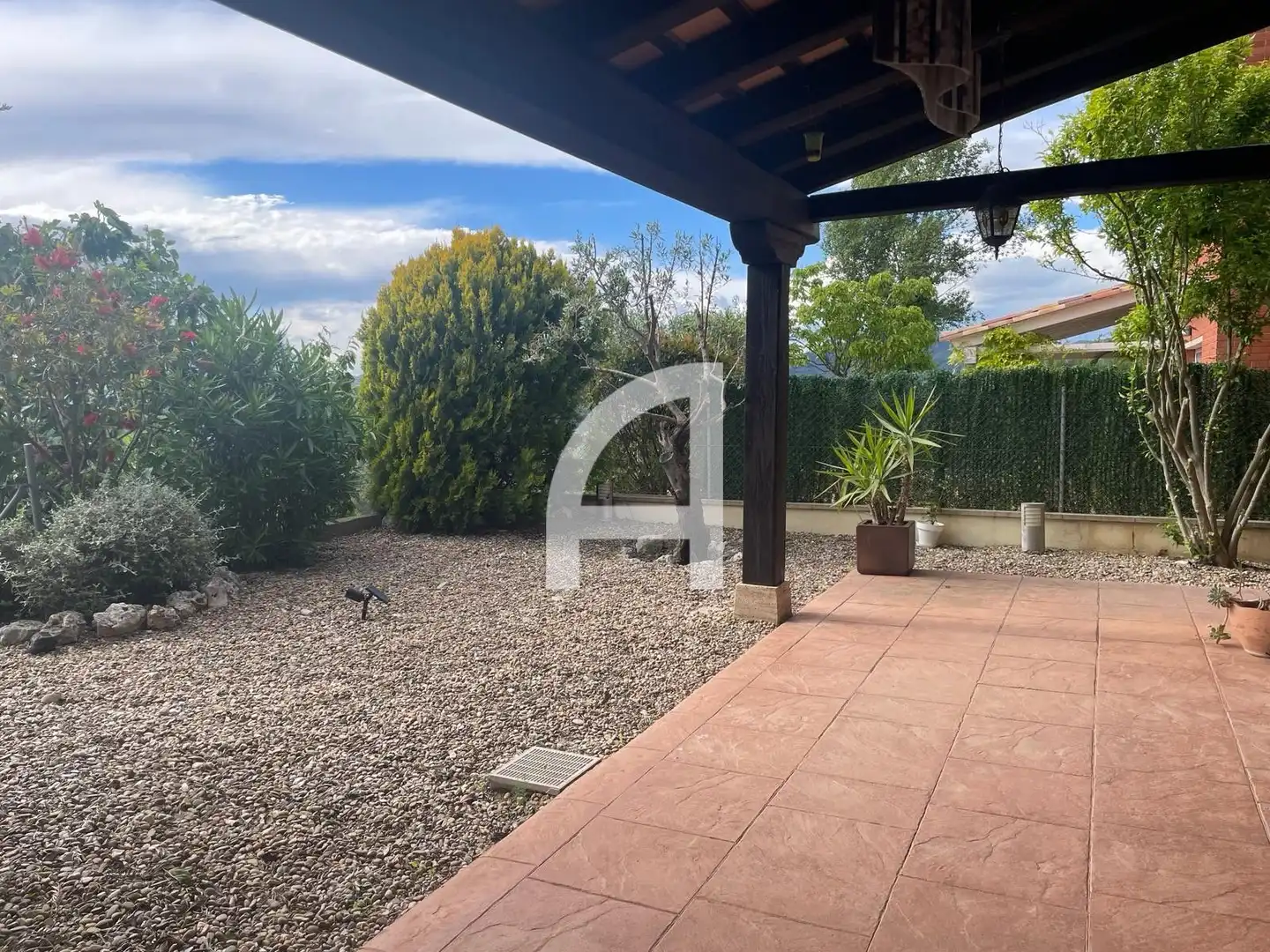 Terrasse von Einfamilien-Reihenhaus zum Verkauf in Ullastrell mit Klimaanlage und Heizung