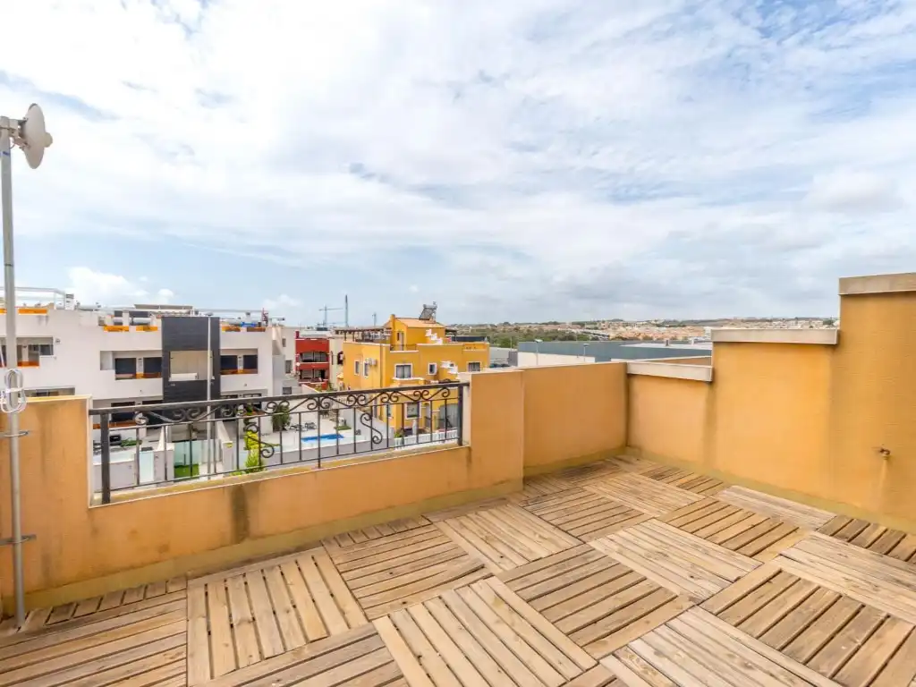 Terrassa de Casa adosada en venda en Orihuela amb Aire condicionat, Moblat i Piscina comunitària