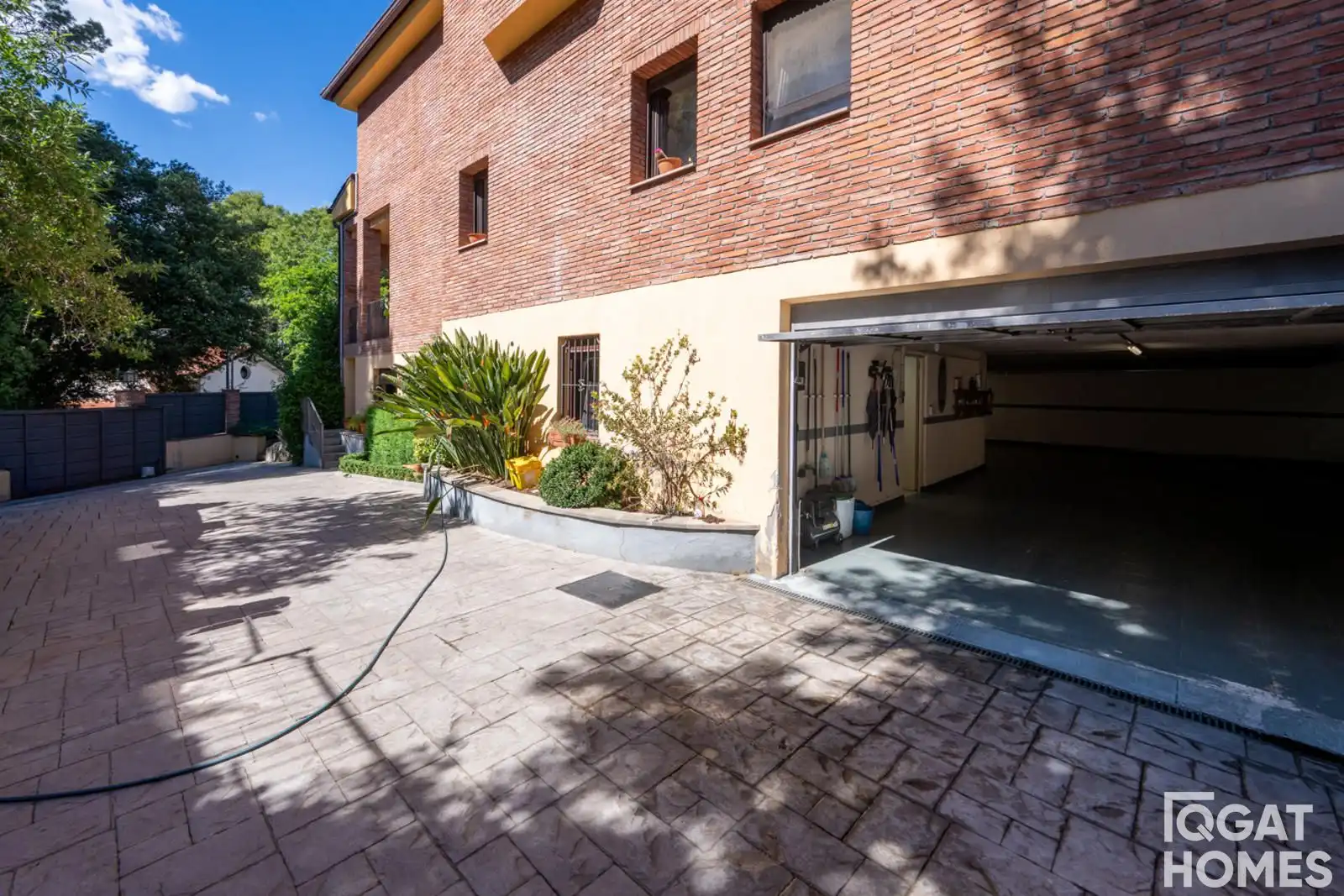 Vista exterior de Casa o chalet de alquiler en Sant Cugat del Vallès con Aire acondicionado, Calefacción y Jardín privado