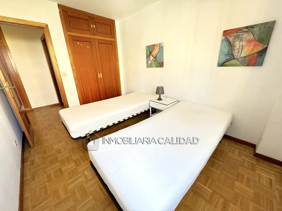 Habitación de Piso de alquiler en Burgos con Calefacción, Trastero y Amueblado