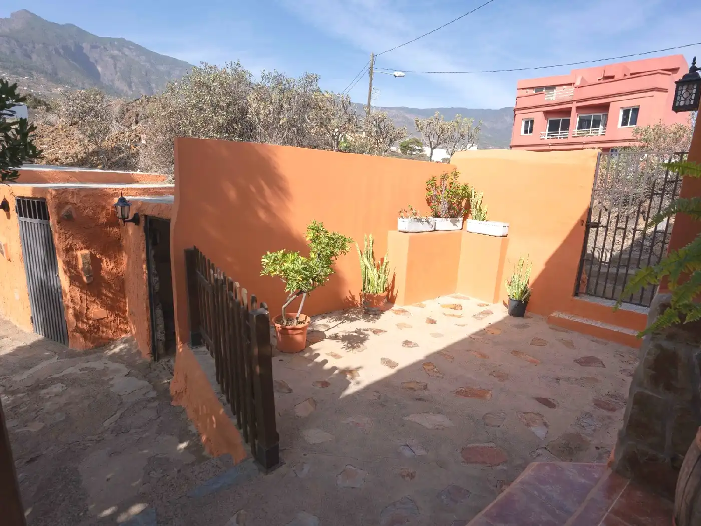 Vista exterior de Casa o xalet en venda en Arafo amb Jardí privat, Terrassa i Traster