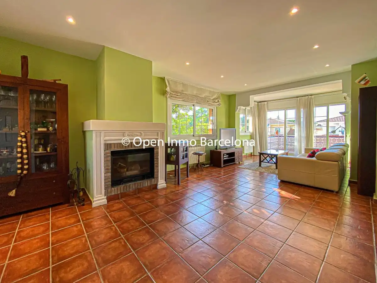 Houses for sale in Avenida MONTSENY, Mas d'En Serra - Els Cards