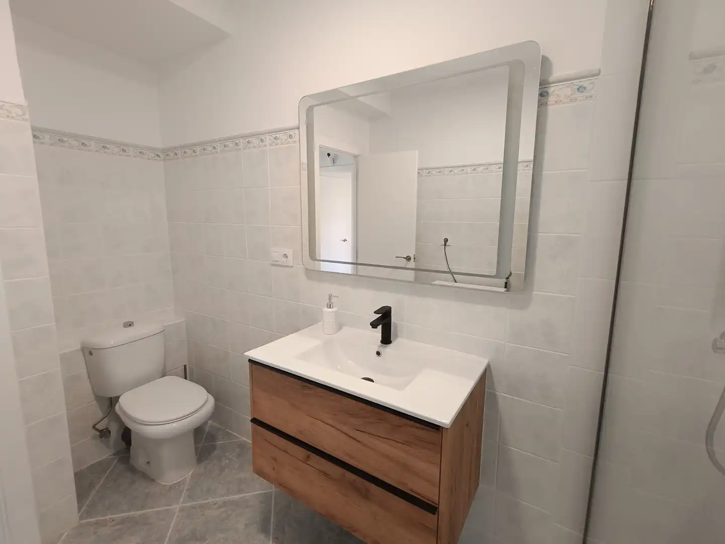 Badezimmer von Wohnung zur Miete in Calafell mit Parkett, Terrasse und Abstellraum