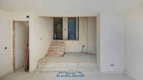 Foto 2 de Casa adosada en venda a Lluís Companys, Caldes de Malavella, Girona