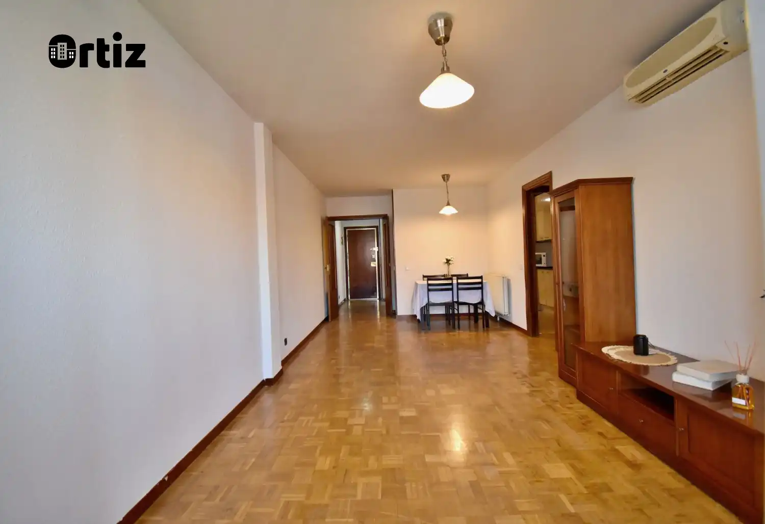 Sala d'estar de Pis en venda en Torrejón de Ardoz amb Aire condicionat, Calefacció i Moblat