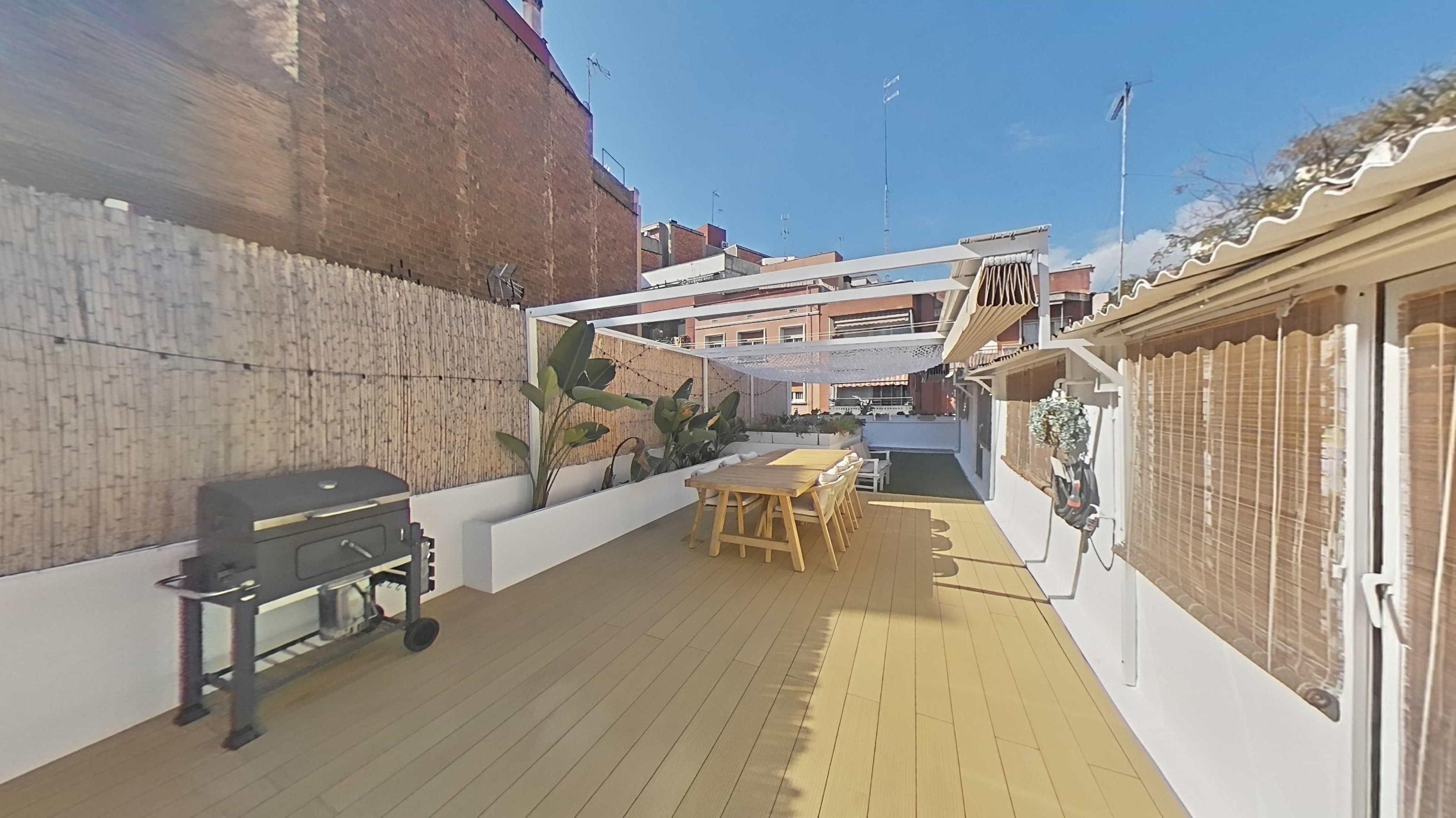 Terrace of Single-family semi-detached for sale in  Barcelona Capital  with Air Conditioner, Heating and Parquet flooring