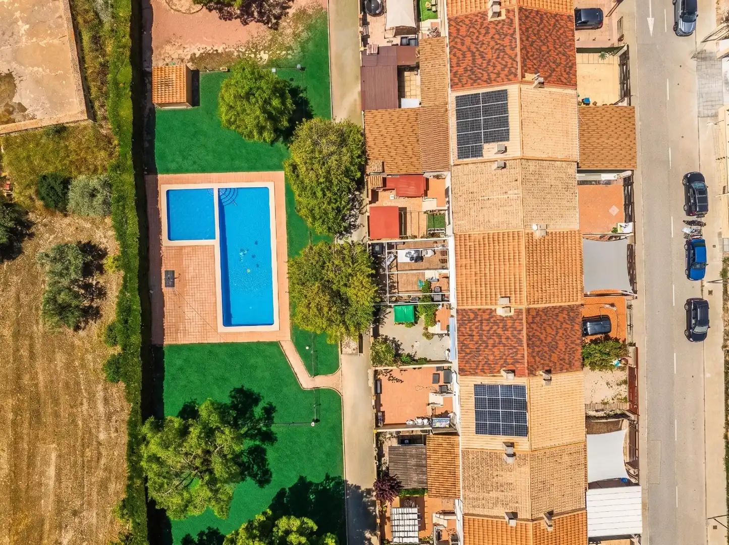 Vista exterior de Casa adosada en venda en Aspe amb Piscina comunitària
