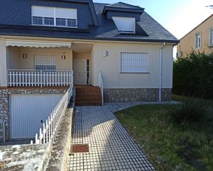 Vista exterior de Casa o xalet de lloguer en Carbajosa de la Sagrada amb Terrassa