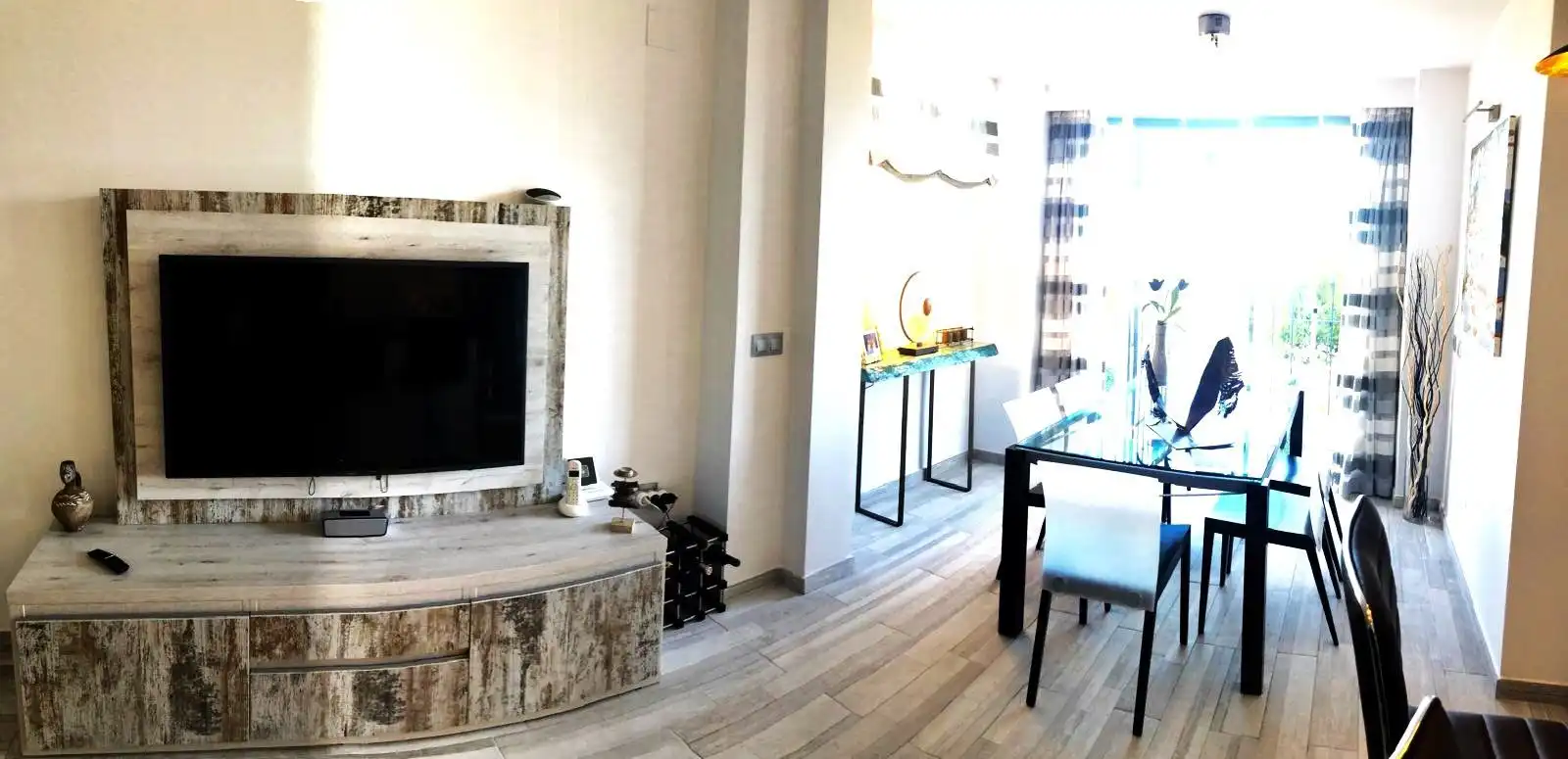 Menjador de Apartament en venda en Marbella amb Aire condicionat, Terrassa i Piscina