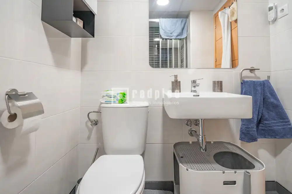 Bathroom of Flat for rent in Getafe  with Air Conditioner, Heating and Private garden