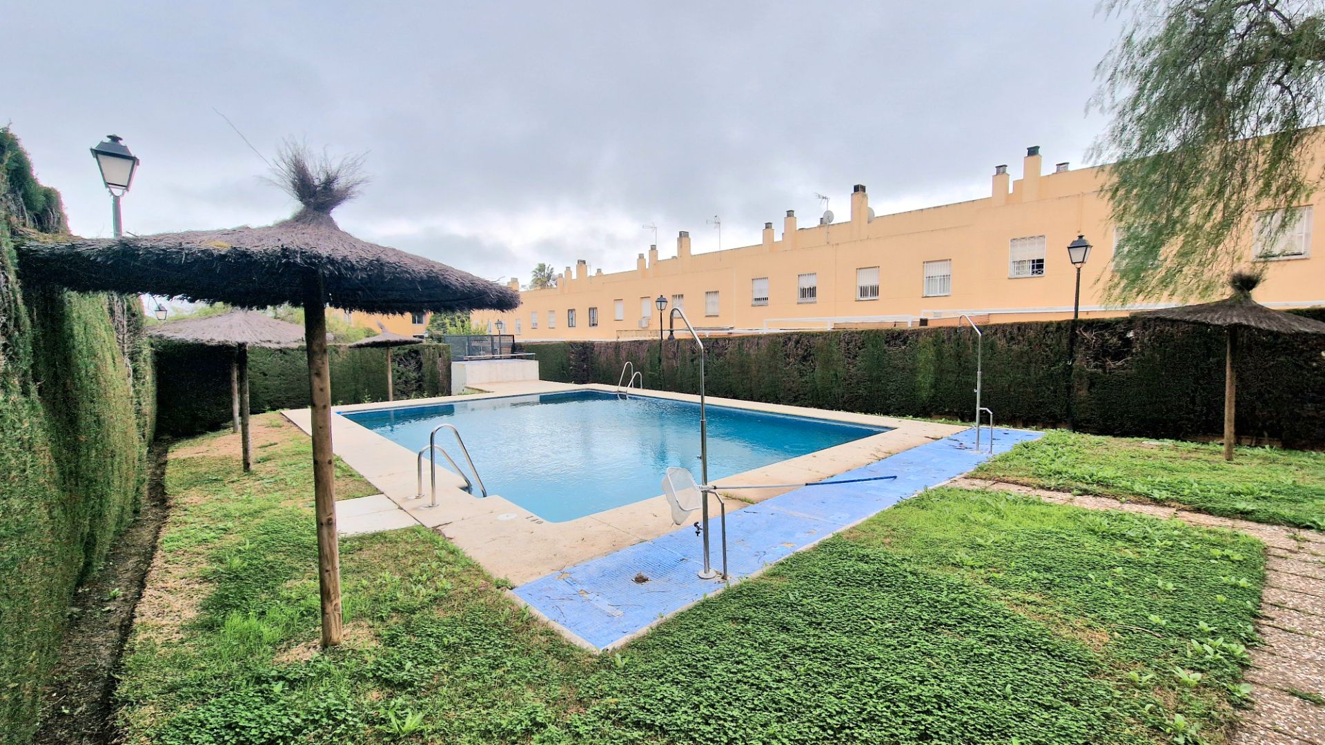 Swimming pool of Flat to rent in Mairena del Aljarafe  with Air Conditioner, Terrace and Storage room