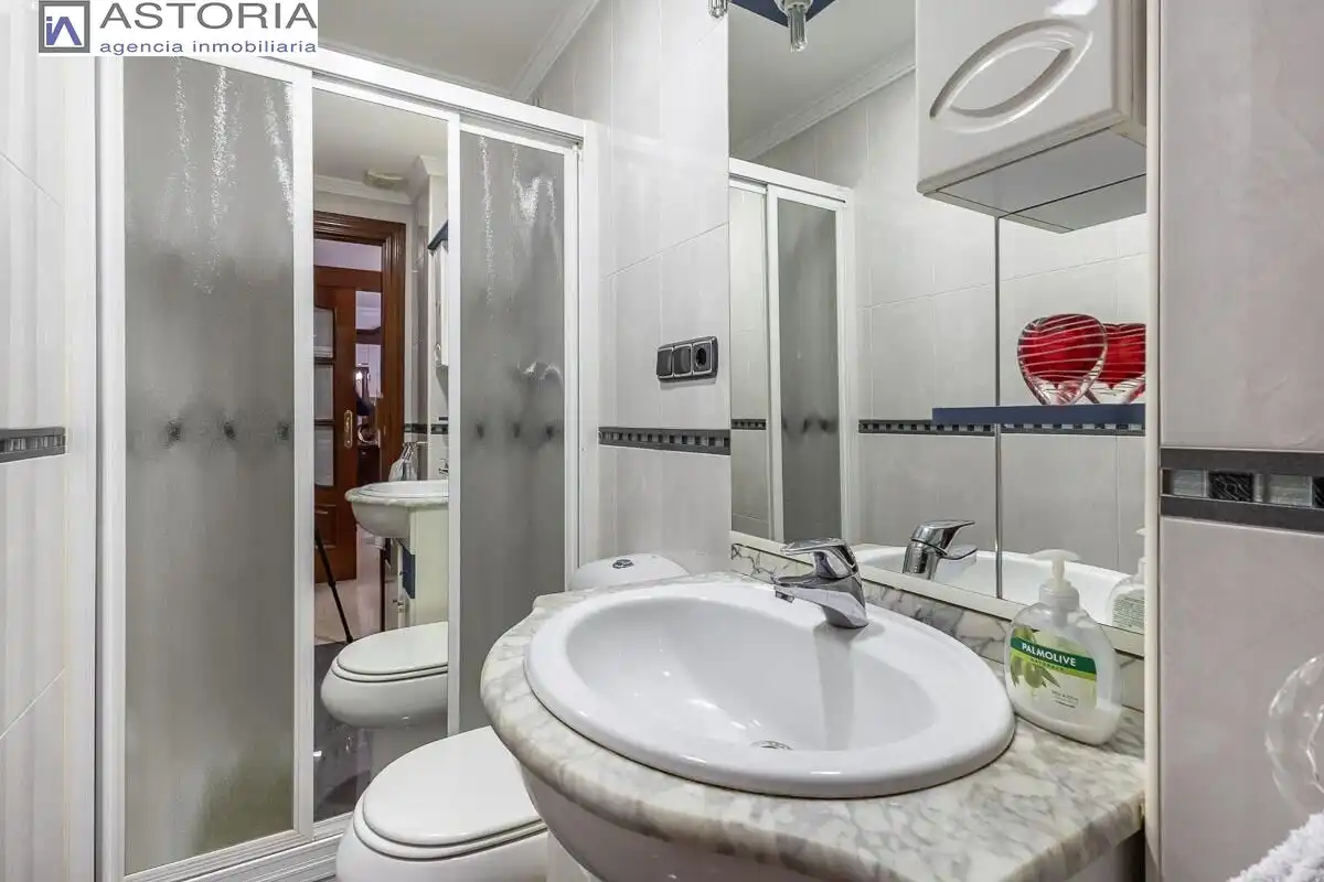 Flat with lift for sale in Calle ARQUITECTO JIMENEZ LACAL, imagen 26