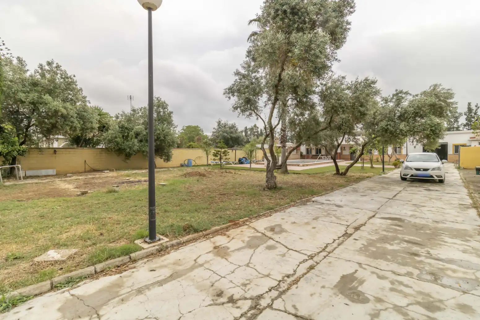 Houses for sale in Carmona  with Air Conditioner, Private garden and Swimming Pool