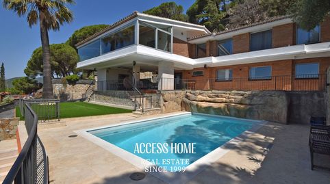 Exclusiva villa en Cabrils con vistas panorámicas al mar