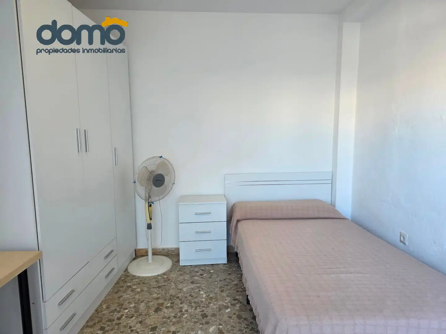 Schlafzimmer von Wohnung zur Miete in Almería mit Terrasse, Möbliert und Waschmaschine