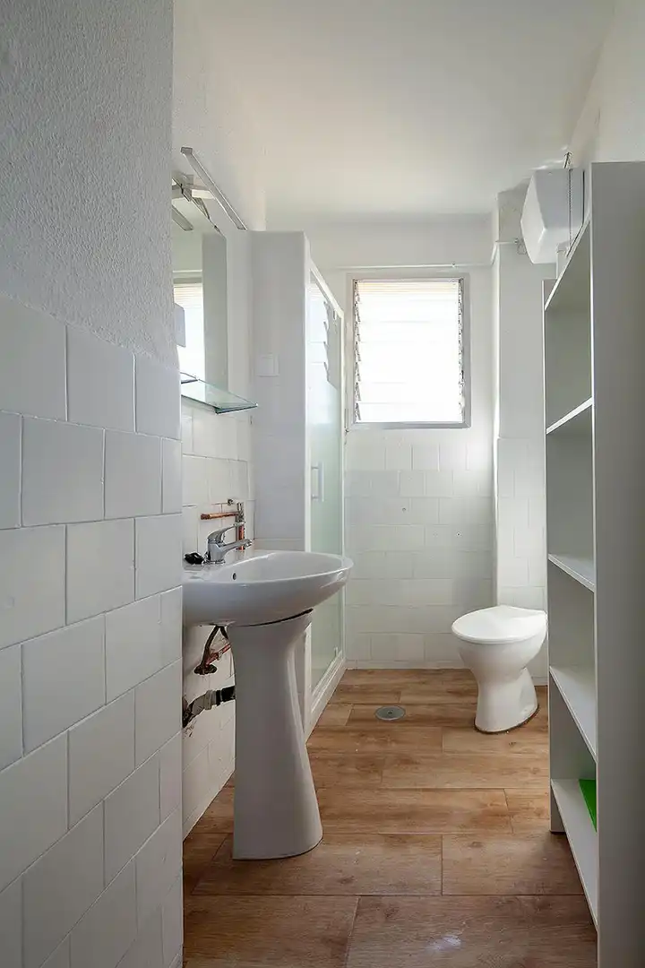 Baño de Piso para compartir en Sevilla con Amueblado y Lavadora